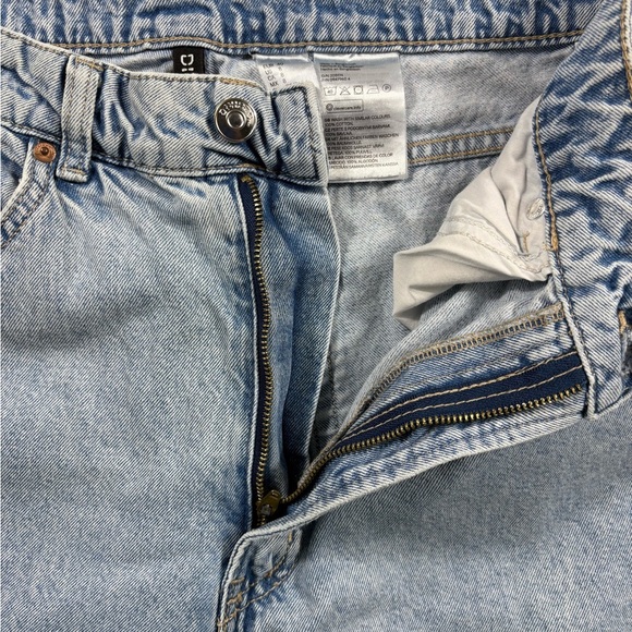 H&M Divided Light Denim 90S Baggy High Waisted Wide Leg Distressed Knee Jeans - Picture 6 of 9